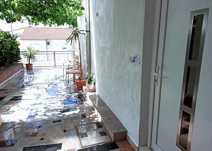 New! Terrazen - Free Car Parking * Split