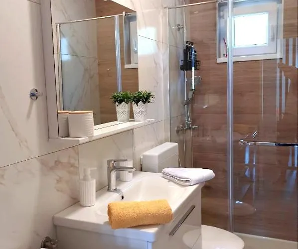 New! Terrazen - Free Car Parking Split